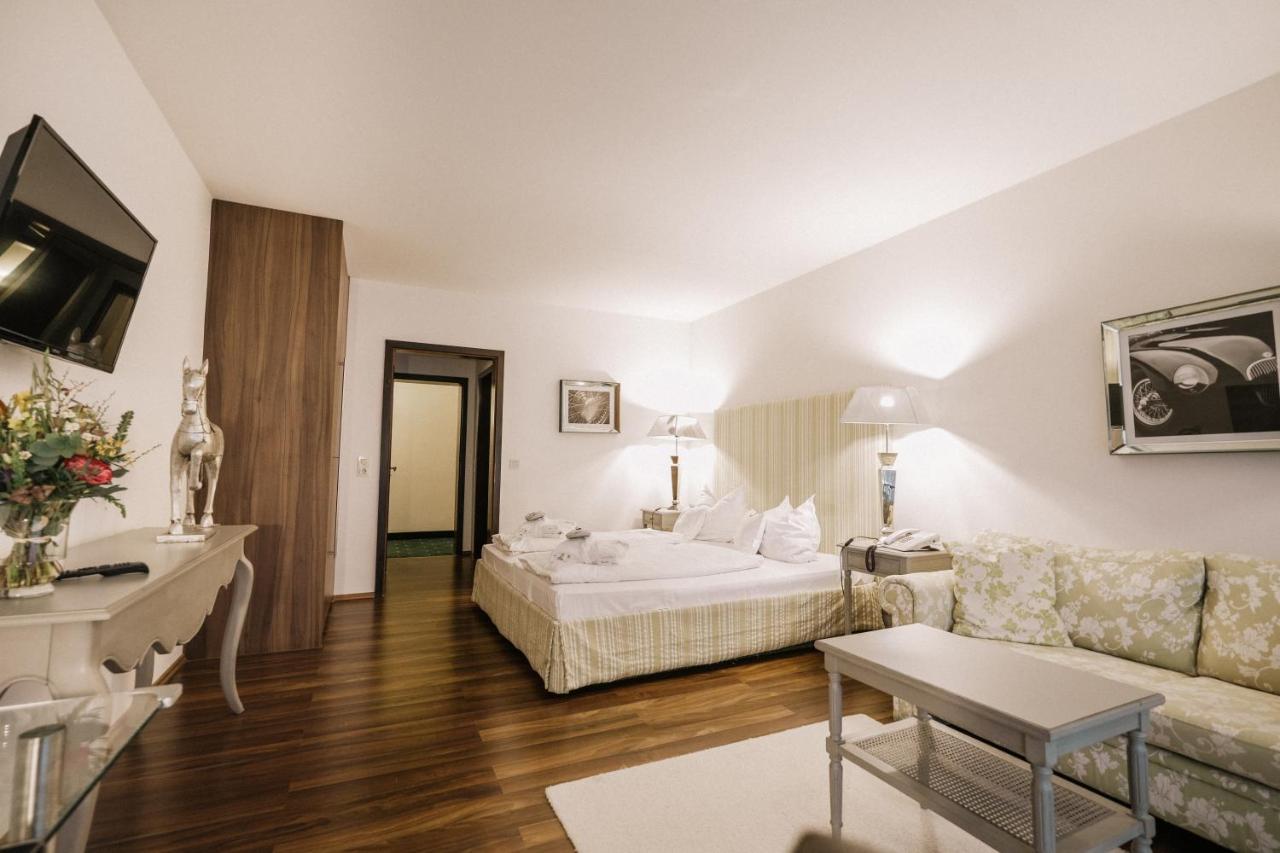Landhotel Waldhaus Laubach  Εξωτερικό φωτογραφία